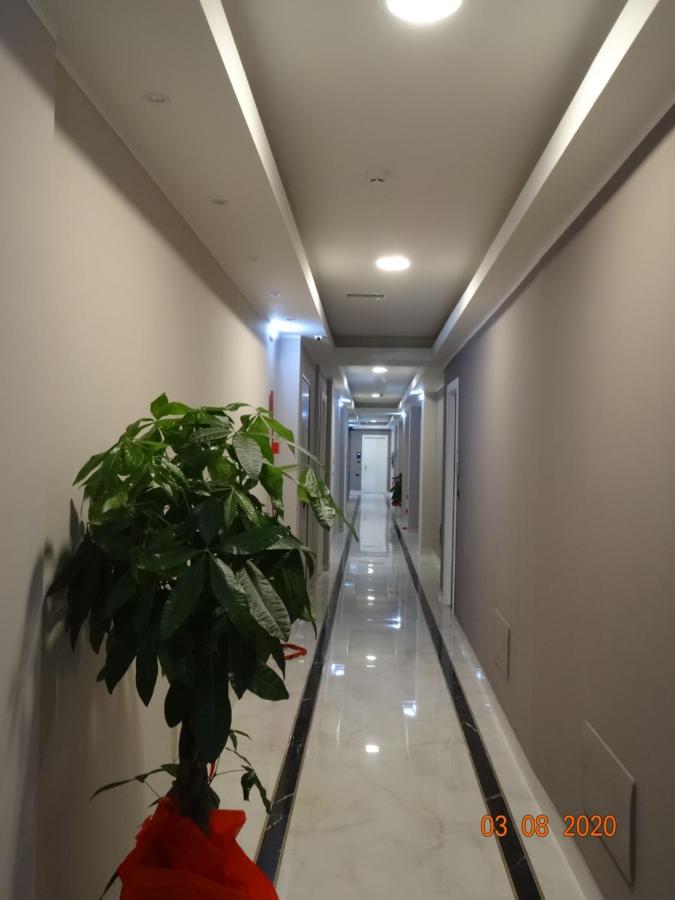 Hotel Folen Milán Exterior foto